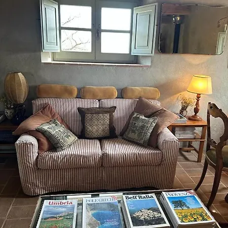 Borgo Cardaneto 3* Montone (Umbria)