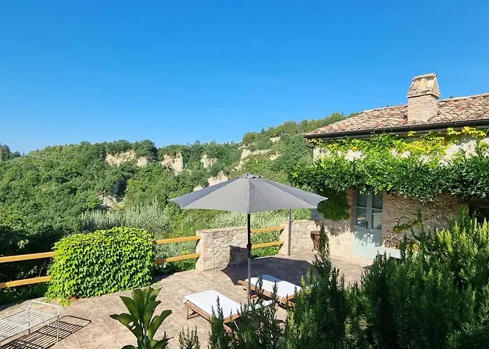 Borgo Cardaneto 3* Montone (Umbria)