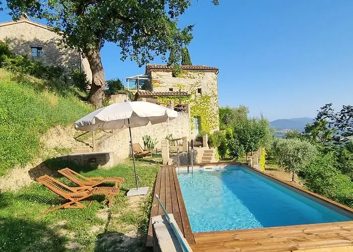 Borgo Cardaneto 3* Montone (Umbria)